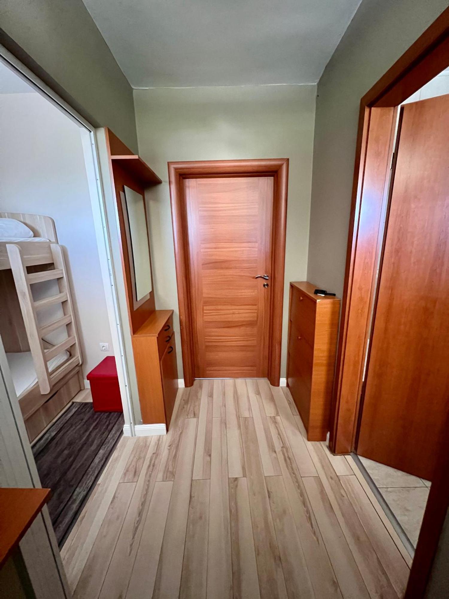 Club 218 Red Wellness Apartements *