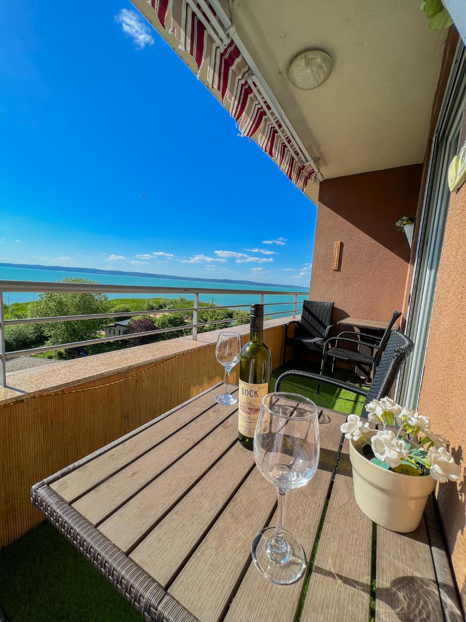 Club 218 Red Wellness Apartements *